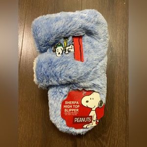 Peanuts Snoopy High Top Sherpa Lined High Top Slipper Socks No Slip Booties